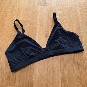 INLYRIC MEDIUM Black Inbarely Triangle Bralette Plunge Unlined Seamless Bra